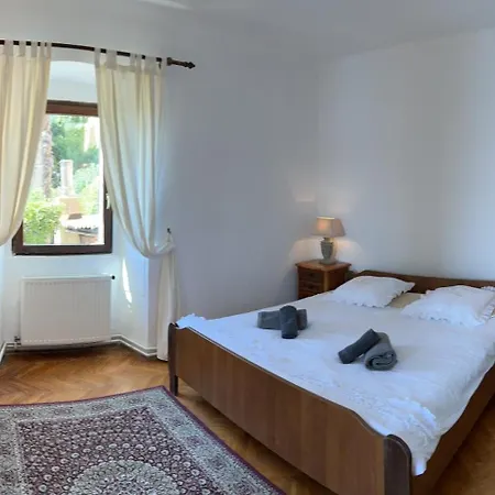 Mirna - What Is What Get Apartament