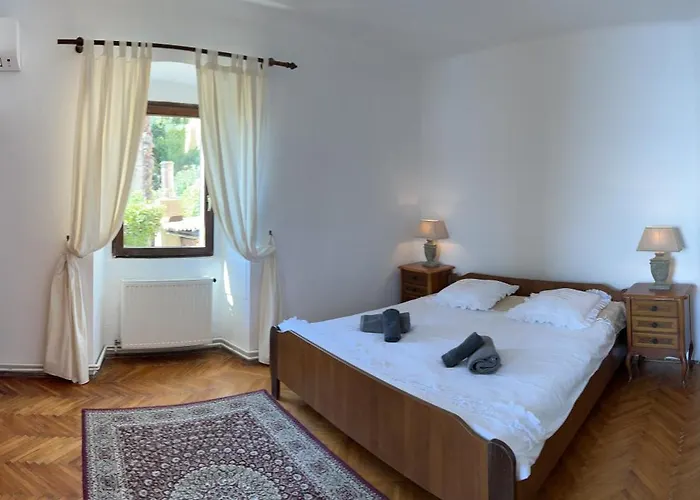 Mirna - What Is What Get Apartamento