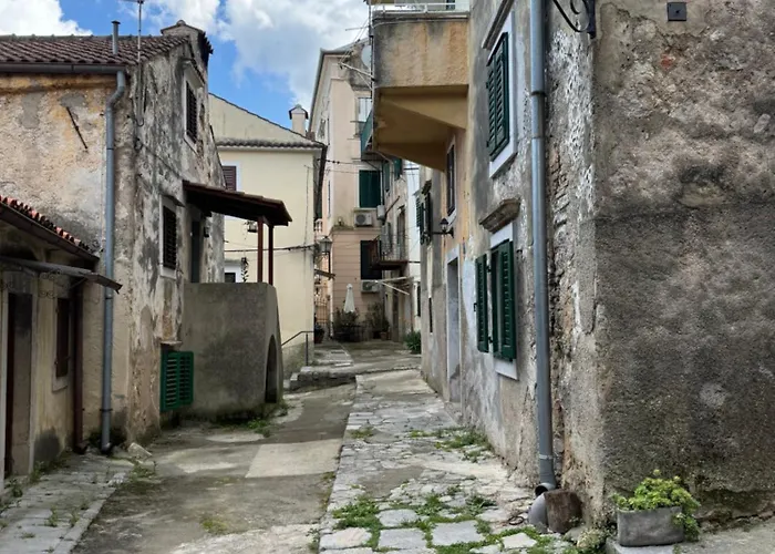 Mirna - What Is What Get Apartman *